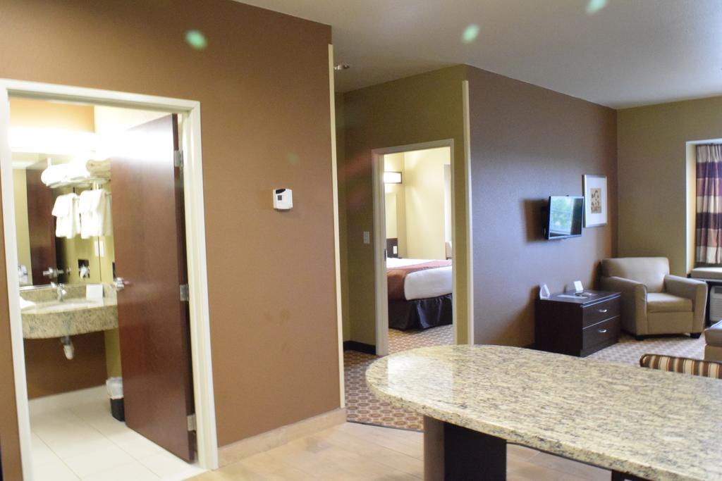 Microtel Inn&Suites Pecos Habitación foto