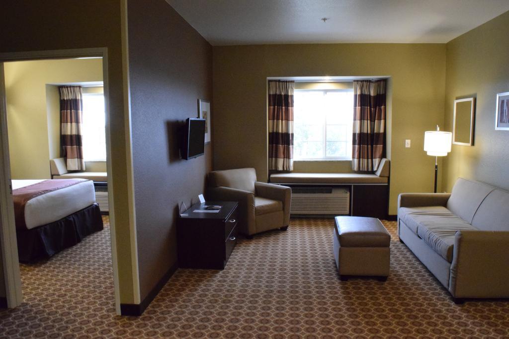 Microtel Inn&Suites Pecos Habitación foto